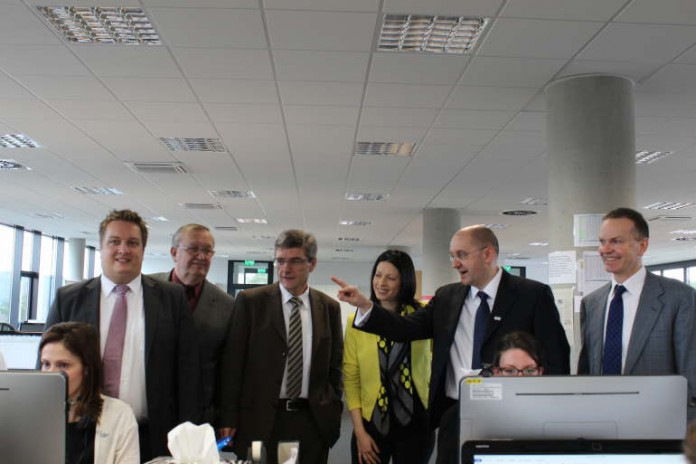 v.l.n.r. Geschäftsführer Torsten Reidel, Ortsbürgermeister Georg Reuss, Landrat Paul Junker, Bürgermeisterin Anja Pfeiffer, Thomas Grüner, Wirtschaftsförderungsges. Dr. Philip Pongratz .