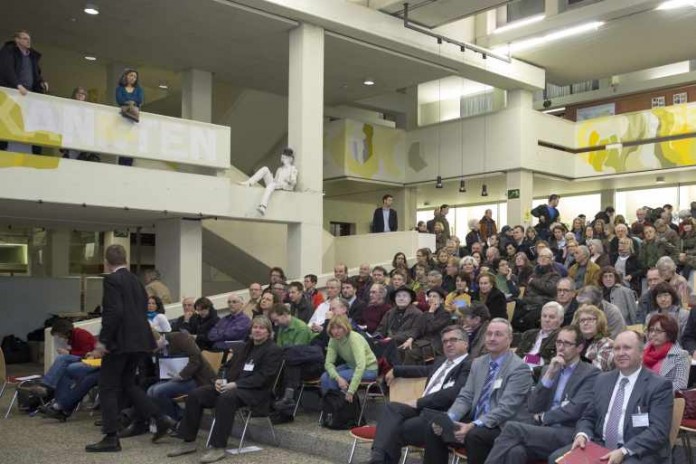 Rund 250 Heidelbergerinnen und Heidelberger kamen am 25. Februar 2014 zum 5. Bürgerforum Konversion Südstadt