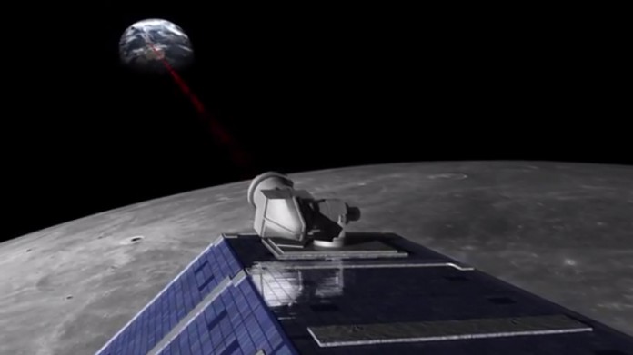 Das Lunar Lasercomm Space Terminal (LLST) an Bord der NASA-Sonde LADEE (Lunar Atmosphere and Dust Environment Explorer) sendete das Signal zur Erde. Die Wissenschaftler des Deutschen Zentrums für Luft- und Raumfahrt analysierten den Einfluss der Erde.