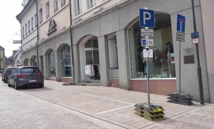 Stellplätze in der Neckargemünder Hauptstraße.