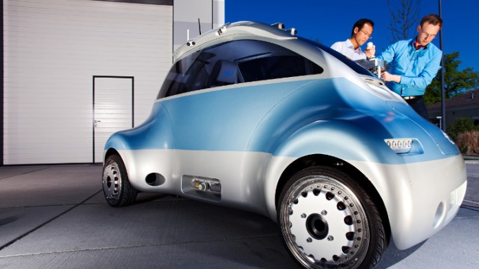 Das robotische Elektromobil ROMO des Robotik und Mechatronik Zentrums (RMC).