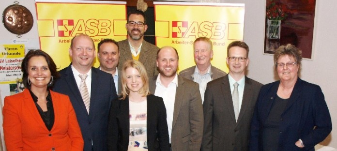 Der neue Vorstand des ASB (v.l.): Katrin Anklam-Trapp, Vorsitzender Joachim Köhm, Geschäftsführer Ralf Hoffmann, Carina Schwarz, Patrick Bauer, Timo Jordan, Dr. Michael Zahn, Thorsten Spöker und Christina Heimlich.