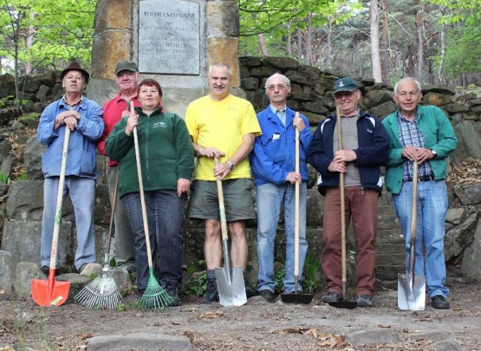 v.l.: Ernst Schwarztrauber, Wolfgang Singer, Hildegard Lützel, Uwe Rinka, Wolfgang Kurz, Karl-Heinz Hammel, Gerhard Lützel