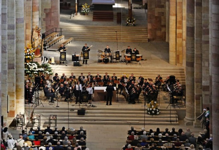 Das Polizeimusikkorps Karlsruhe spielte im Speyerer Dom.