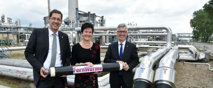 Dr. Hans-Gerd Löhr, Sprecher der Geschäftsführung der MiRO; Margret Mergen, Erste Bürgermeisterin der Stadt Karlsruhe; Dr. Karl Roth, Technischer Geschäftsführer der Stadtwerke Karlsruhe.