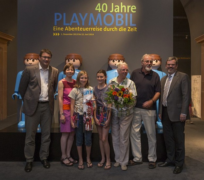 Museumsdirektor Dr. Eckart Köhne, Ausstellungskuratorin Cathérine Biasini, 150.000ste Besucherin Lucy Zimmermann mit Schwester Emily sowie die Großeltern Gabriele und Hans Zimmermann, Oberbürgermeister der Stadt Speyer Hansjörg Eger.