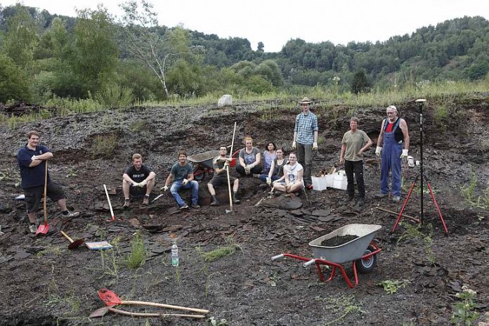 Foto vom Grabungsbeginn.