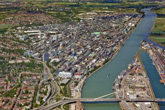 Foto des BASF-Werks in Ludwigshafen.
