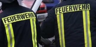 Symbolbild, Feuerwehr, Feuerwehrmänner, Einsatz