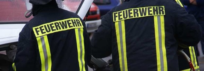 Symbolbild, Feuerwehr, Feuerwehrmänner, Einsatz