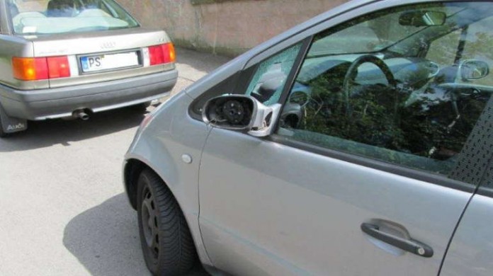 Eins der beschädigten Fahrzeuge