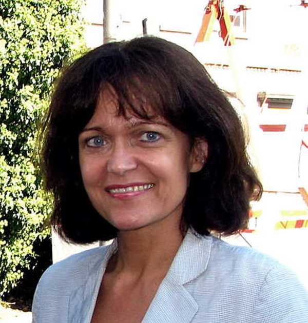 Toi, Toi, Toi wünscht die OB von Ludwigshafen Dr. Eva Lohse den Teilnehmern des Alpencross 2014