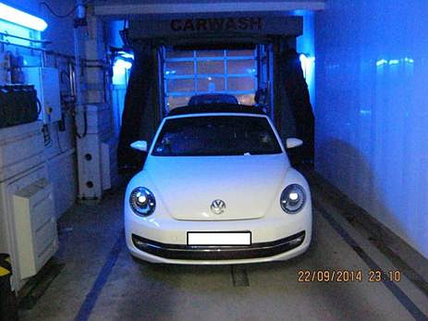 Eine Waschanlage ist kein Parkplatz. Auch nicht unter Alkoholeinfluss.