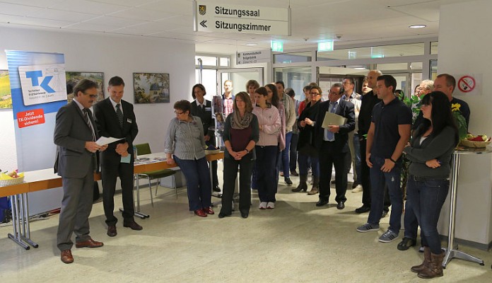 v.l.: Landrat Diel und Dietmar Schöffler (TKK) bei der Eröffnung des Gesundheitstages