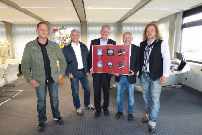 Oberbürgermeister Dr. Klaus Weichel empfängt die drei Lautrer Deutschrock-Bands Karma, Nachtgreif und Winterland