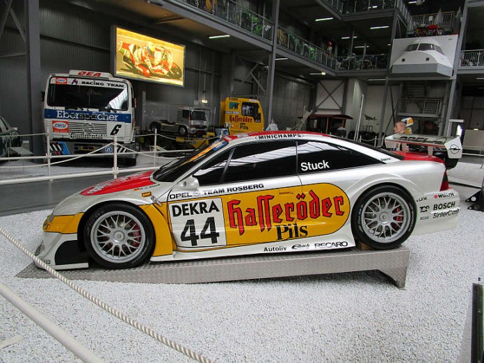Der Opel Calibra mit 500 PS vom Team Rosberg wurde in der ITC-Saison 2006 von Hans-Joachim Stuck pilotiert