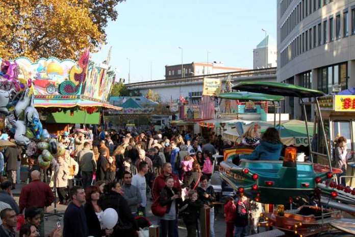 Alle Jahre wieder beginnt bald das Fest am Berliner Platz. Damit muss auch der Letzte einsehen, dass der Winter naht