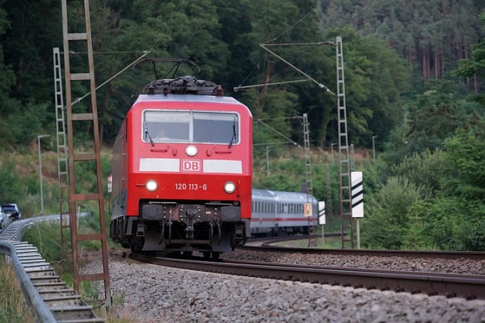 Aufgrund des Streiks der GDL versucht die Deutsche Bahn den Schaden zu begrenzen und hat Ersatzfahrpläne erstellt.