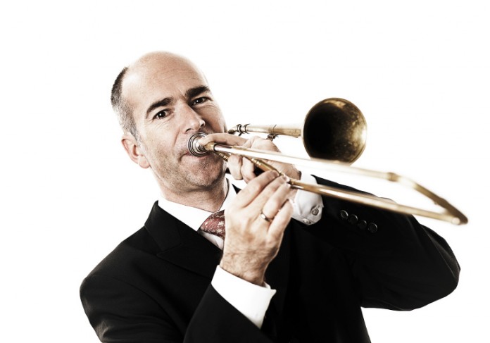 Der Posaunist Henning Wiegräbe wird den Abend auch musikalisch umrahmen