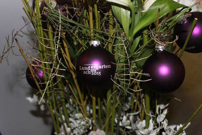 Wer am 6.12.14 eine Dauerkarte für die Landesgartenschau kauft, erhält eine Christbaumkugel geschenkt
