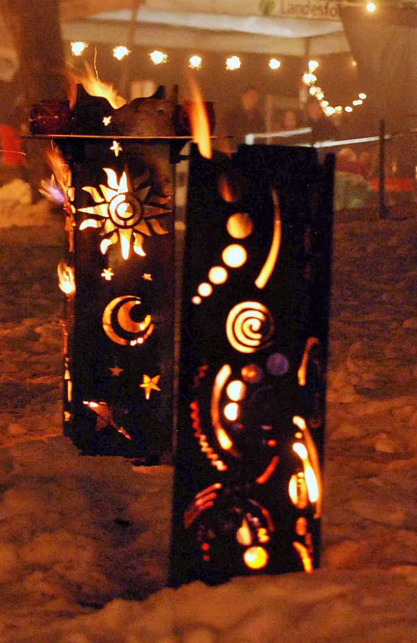 Feuersäulen im Haus der Nachhaltigkeit