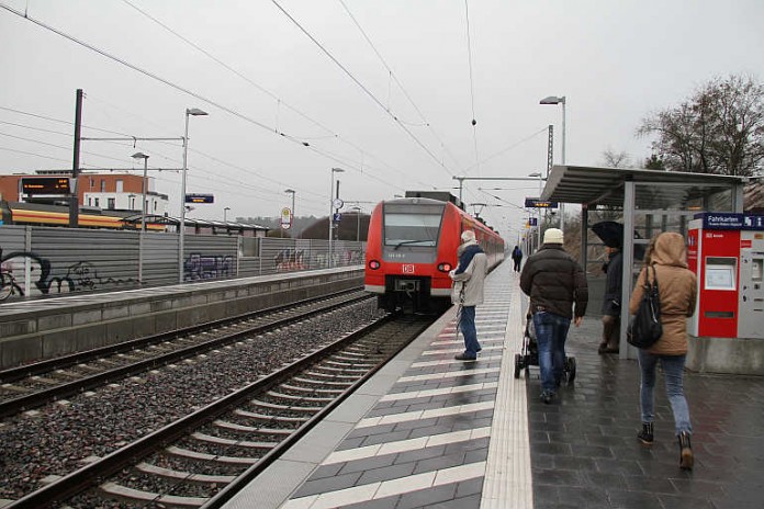Die Albtal-Verkehrs-Gesellschaft (AVG) hat am 14.12.2014 den von ihr geplanten und gebauten Haltepunkt Friedrichstal an die DB Station und Service übergeben.