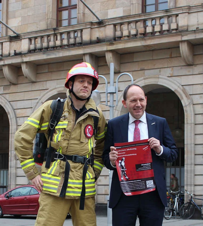 Erster Bürgermeister Specht unterstützt den Spendenlauf des Feuerwehrmanns Michael Weiner