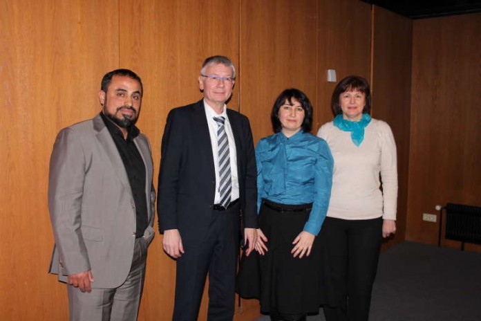 von links nach rechts: Maher Saleh, Dr. Klaus Weichel, Irina Blum, Valentina Dederer