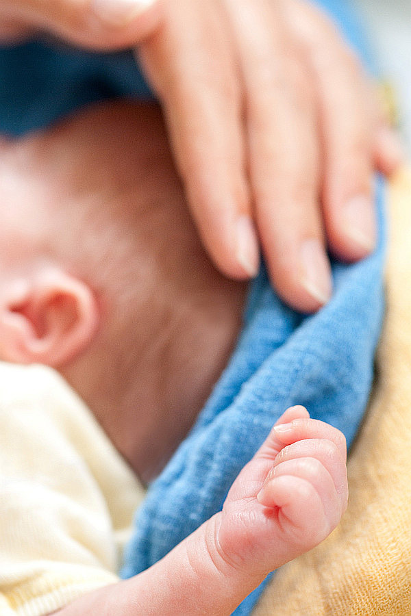 Dem Paar zu einer natürlichen Empfängnis und damit zum Nachwuchs zu verhelfen, ist erstes Ziel in der Kinderwunschambulanz der Universitäts-Frauenklinik Heidelberg.