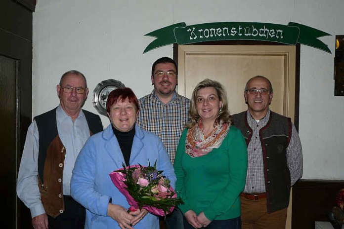 Der neue Vorstand mit Elke Knapp (1.Reihe links)