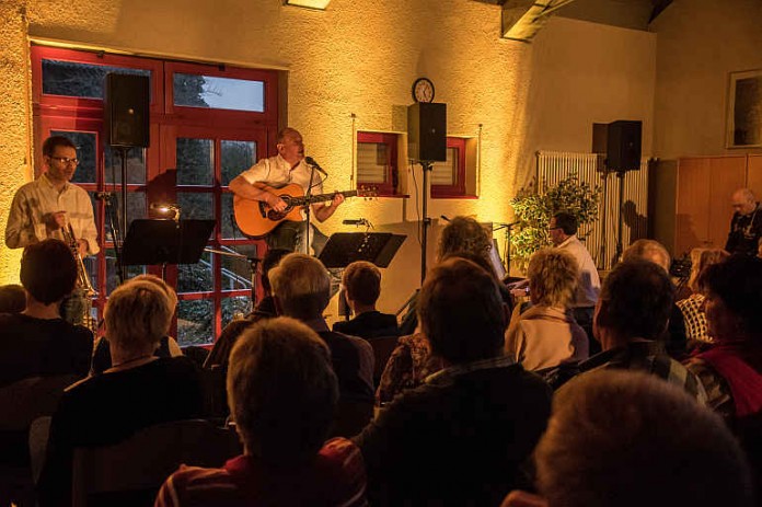 140 Menschen besuchten das Konzert in Steinweiler