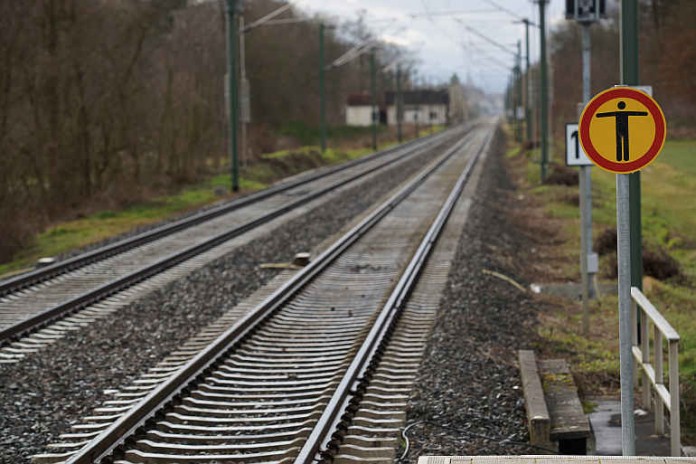 Symbolbild Gleise Bahn Symbolbild Gleise Bahn