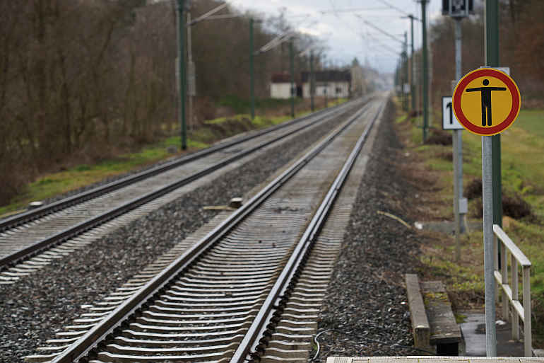 Symbolbild Gleise Bahn