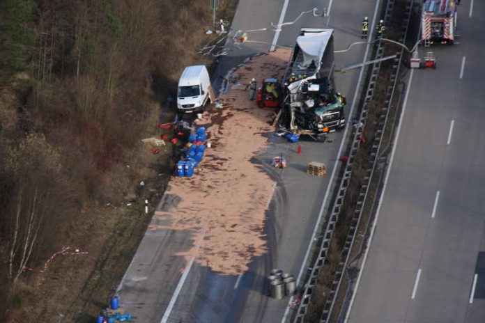 Archivfoto Lkw-Unfall auf der Autobahn