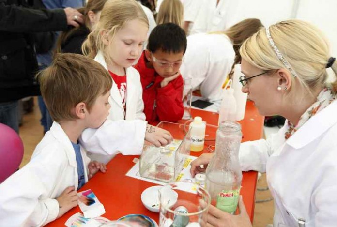 Das Karlsruher Wissenschaftsfestival EFFEKTE 2015 findet statt vom 27. Juni bis 2. Juli 2015