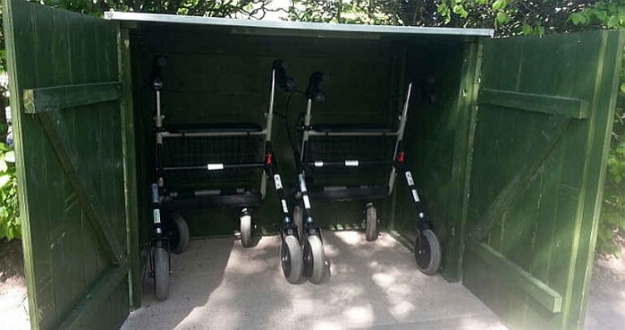 Die Rollatorbox auf dem Kuhardter Friedhof