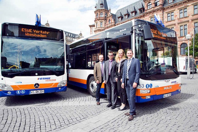 Bei der Vorstellung der neuen Busse