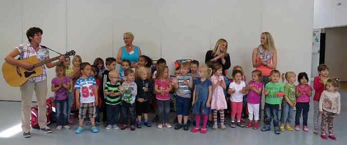 Zur Begrüßung sangen die Kinder ihr Lieblingsfrühlingslied