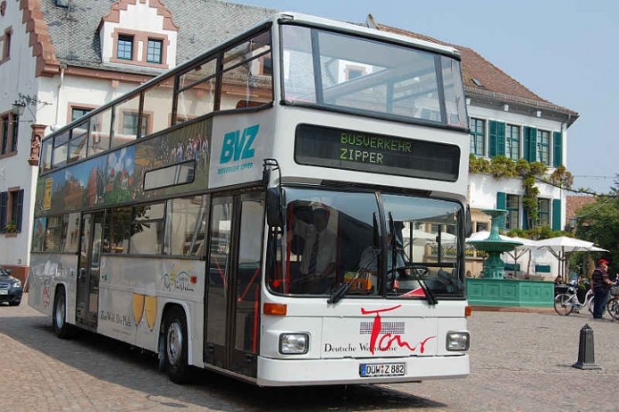 Die Busse sind im Zeitraum 1. Mai bis 25. Oktober 2015 unterwegs