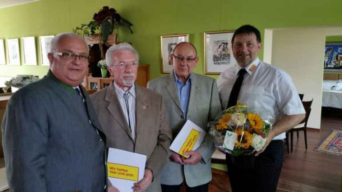 Ernst Wittemann und Georg Koob wurden für ihre 60- und 65-jährige Mitgliedschaft beim ASB geehrt