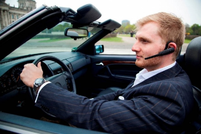Fahrer mit Headset
