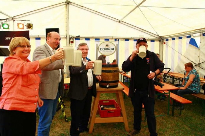 Prost. vl. Heike Scharfenberger, OV Ruchheim, Heinrich Jöckel, Stadtrat, Udo Scheuermann, OV Oppau, Fritz Poh, 1. Vorsitzender SAV Gut Fang