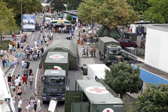 Das Archivfoto zeigt den „Platz der Streitkräfte“ beim Rheinland-Pfalz-Tag 2014 in Neuwied