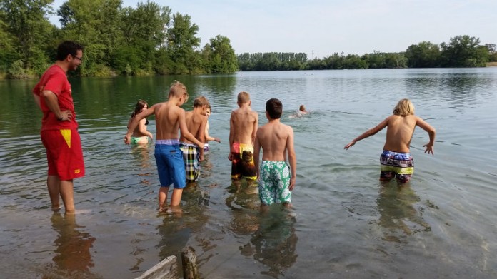 Die Jugendlichen lernten, wie sie bei Notfällen in und am Wasser helfen können
