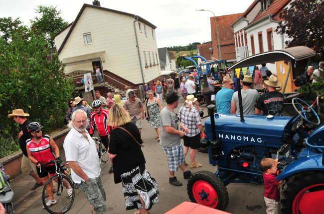 Sambacher Bauernmarkt mit Traktorausstellung