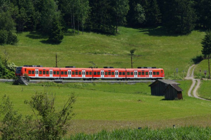 Mit dem Rheinland-Pfalz-Takt zur Deidesheimer Weinkerwe (Symbolbild)