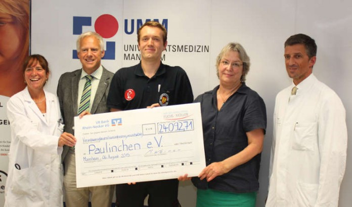 Michael Weiner lief 880 Kilometer in voller Einsatzbekleidung und sammelte 24.092,71 Euro, die an den Verein "Paulinchen – Initiative für brandverletzte Kinder e.V." übergeben wurden