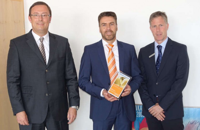 v.l.: Oliver Gudat (DZ Bank), Prokurist Manfred Müller, Vorstandsmitglied Alexander Kostal