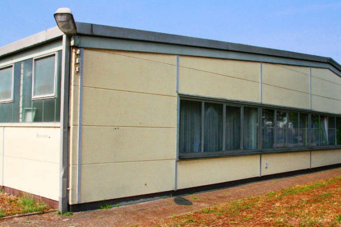 Die Flüchtlinge werden in der Gewerbehalle untergebracht