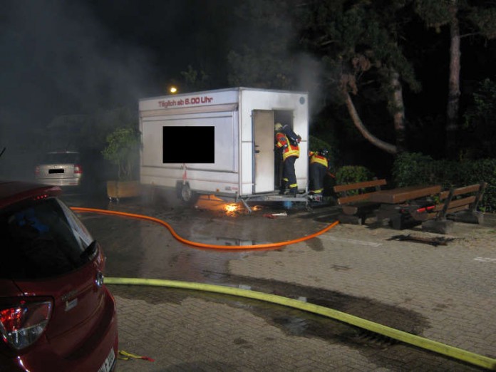 Der Bäckereiverkaufswagen geriet in Brand